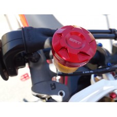 SRT brake fluid reservoir made of plastic and Ergal stopper machined from solid